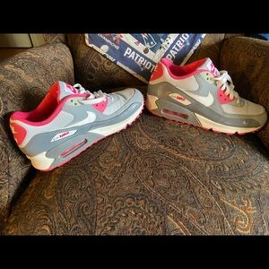 Nike air max size 7 YOUTH